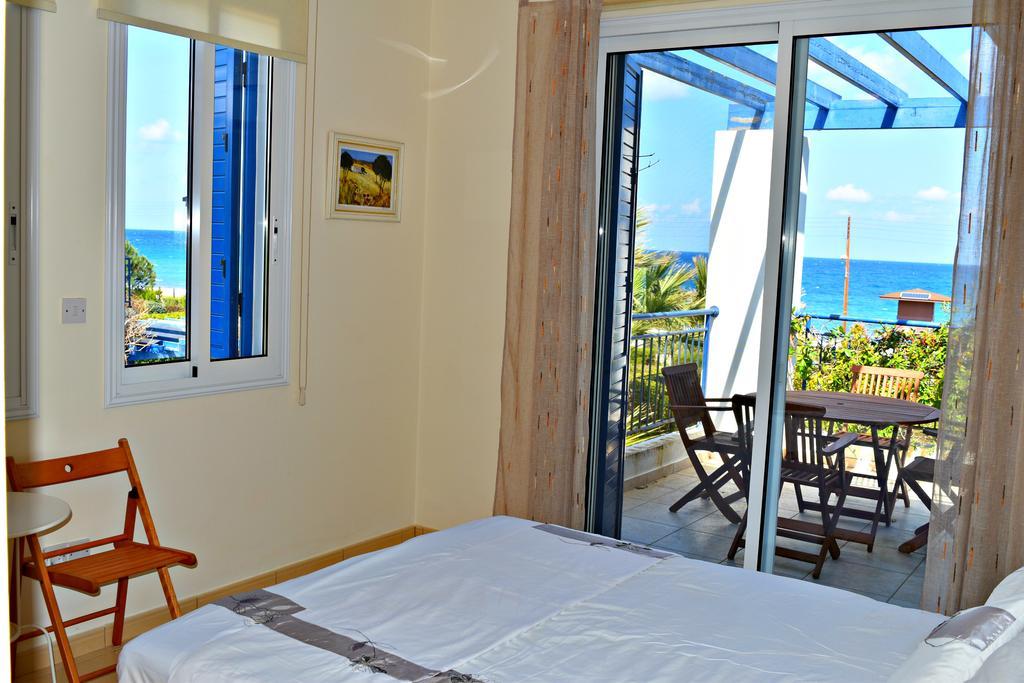 Latchi Beach Front Villa - Private Heated Pool - Amazing Uninterrupted Sea Views Полис Экстерьер фото