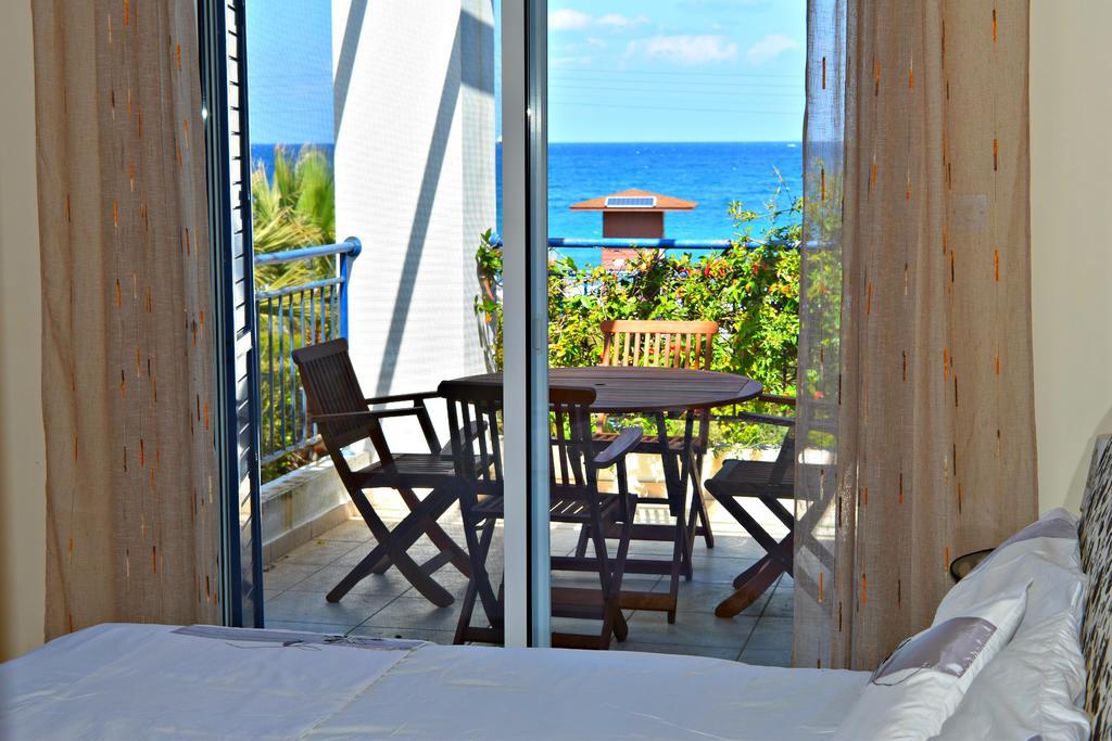 Latchi Beach Front Villa - Private Heated Pool - Amazing Uninterrupted Sea Views Полис Экстерьер фото