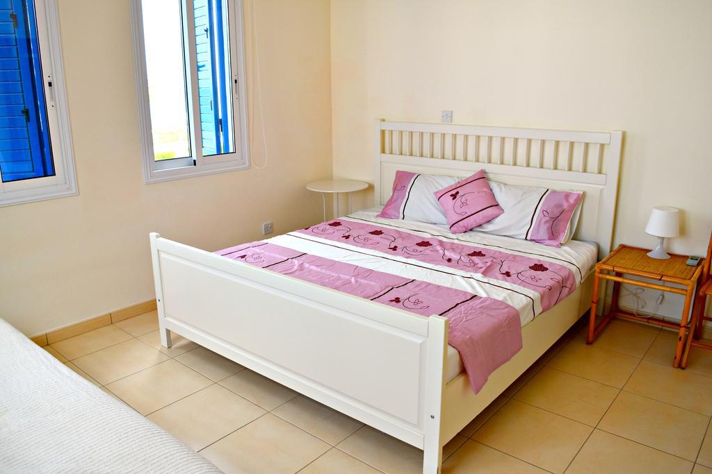 Latchi Beach Front Villa - Private Heated Pool - Amazing Uninterrupted Sea Views Полис Экстерьер фото