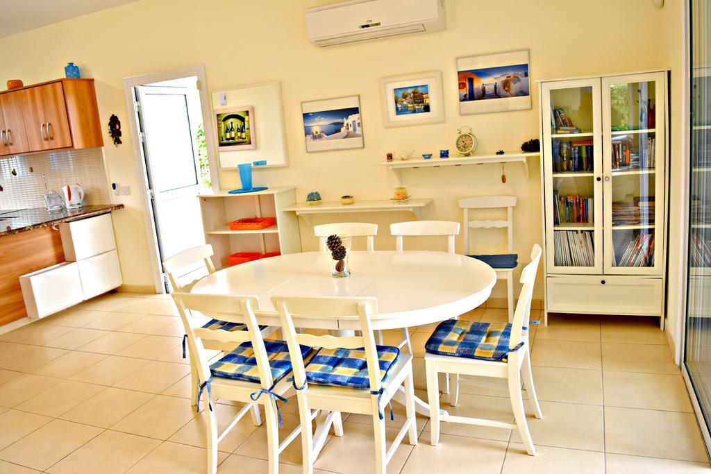 Latchi Beach Front Villa - Private Heated Pool - Amazing Uninterrupted Sea Views Полис Экстерьер фото