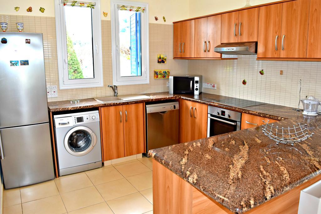 Latchi Beach Front Villa - Private Heated Pool - Amazing Uninterrupted Sea Views Полис Экстерьер фото