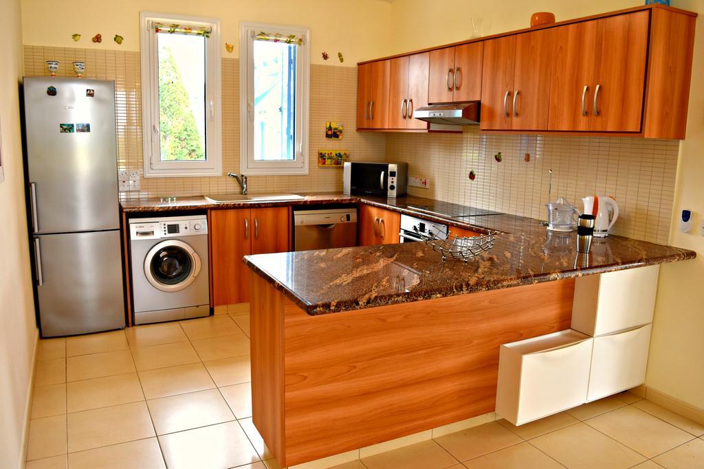 Latchi Beach Front Villa - Private Heated Pool - Amazing Uninterrupted Sea Views Полис Экстерьер фото