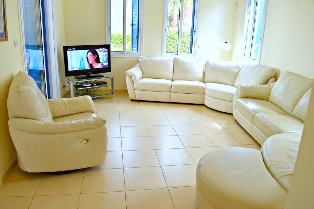 Latchi Beach Front Villa - Private Heated Pool - Amazing Uninterrupted Sea Views Полис Экстерьер фото