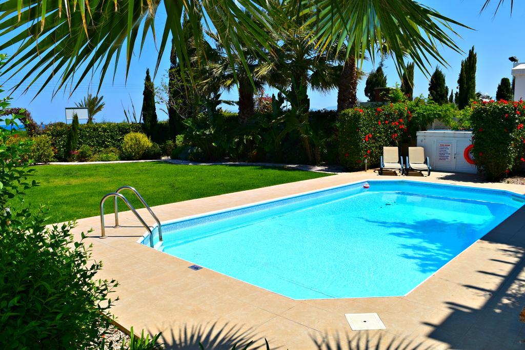 Latchi Beach Front Villa - Private Heated Pool - Amazing Uninterrupted Sea Views Полис Экстерьер фото
