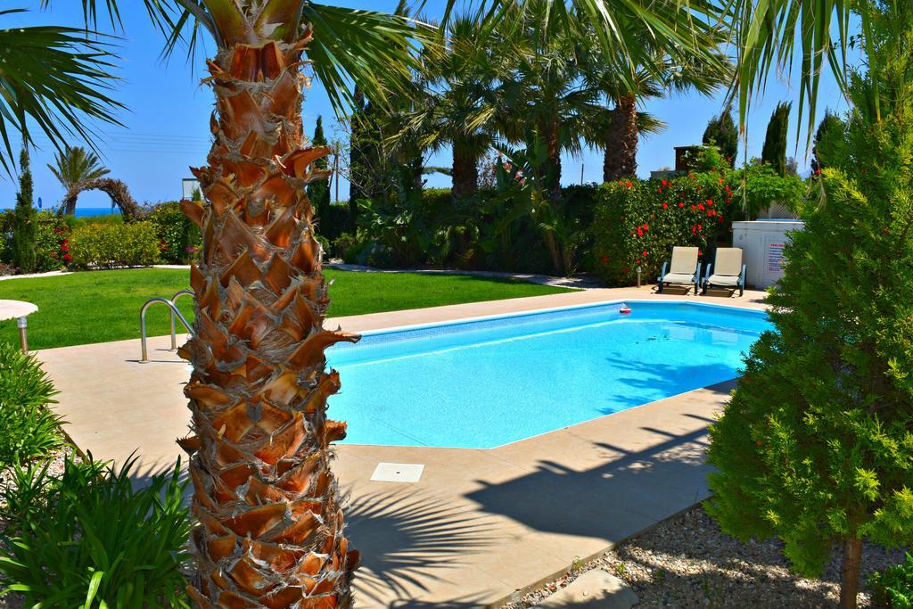 Latchi Beach Front Villa - Private Heated Pool - Amazing Uninterrupted Sea Views Полис Экстерьер фото