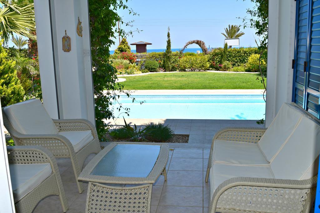 Latchi Beach Front Villa - Private Heated Pool - Amazing Uninterrupted Sea Views Полис Экстерьер фото